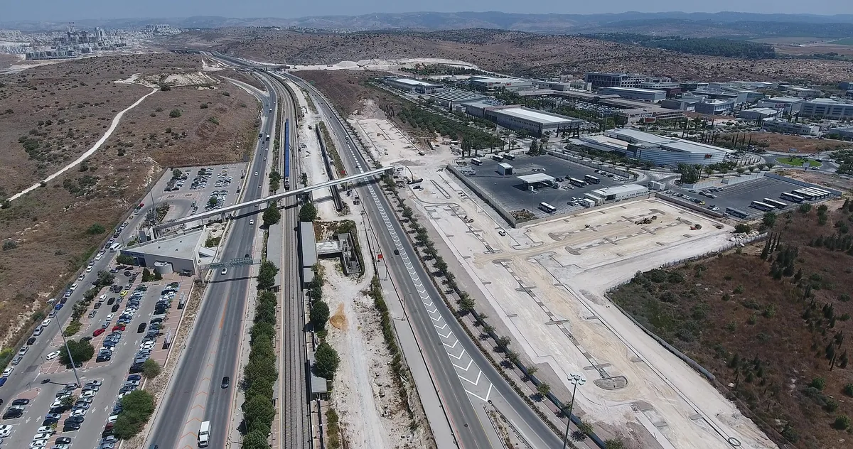 Platforms at Paatei Modiin railway station during construction of platforms 3 and 4, August 2019